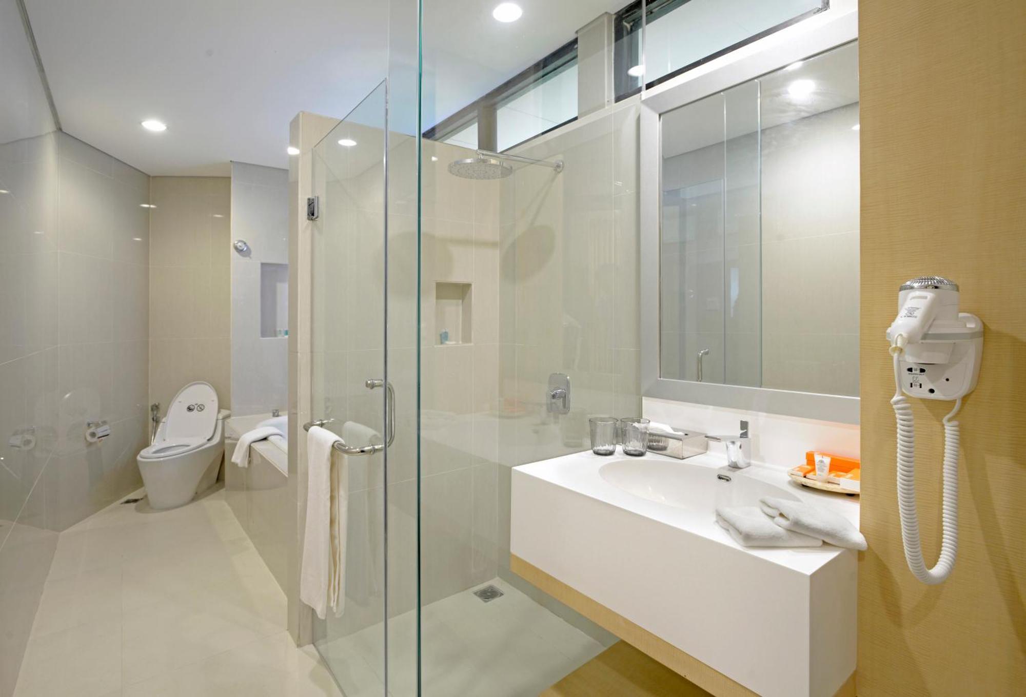 Surya Hotel & Cottages 프리겐 외부 사진