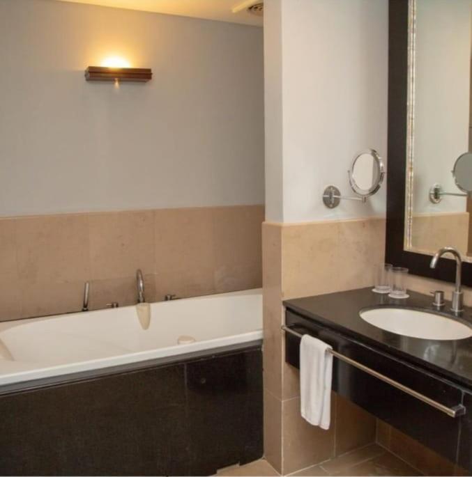 Surya Hotel & Cottages 프리겐 외부 사진