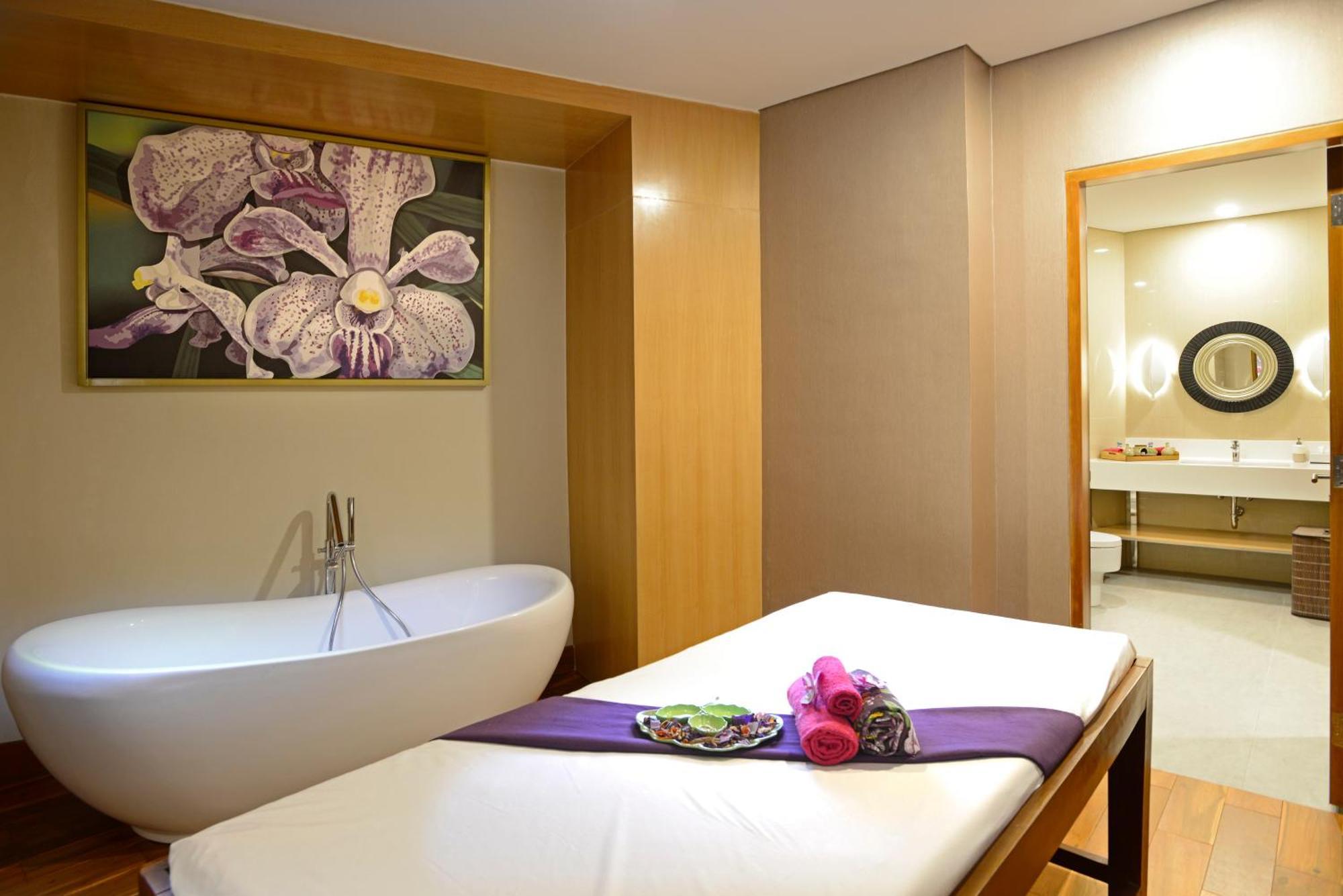 Surya Hotel & Cottages 프리겐 외부 사진