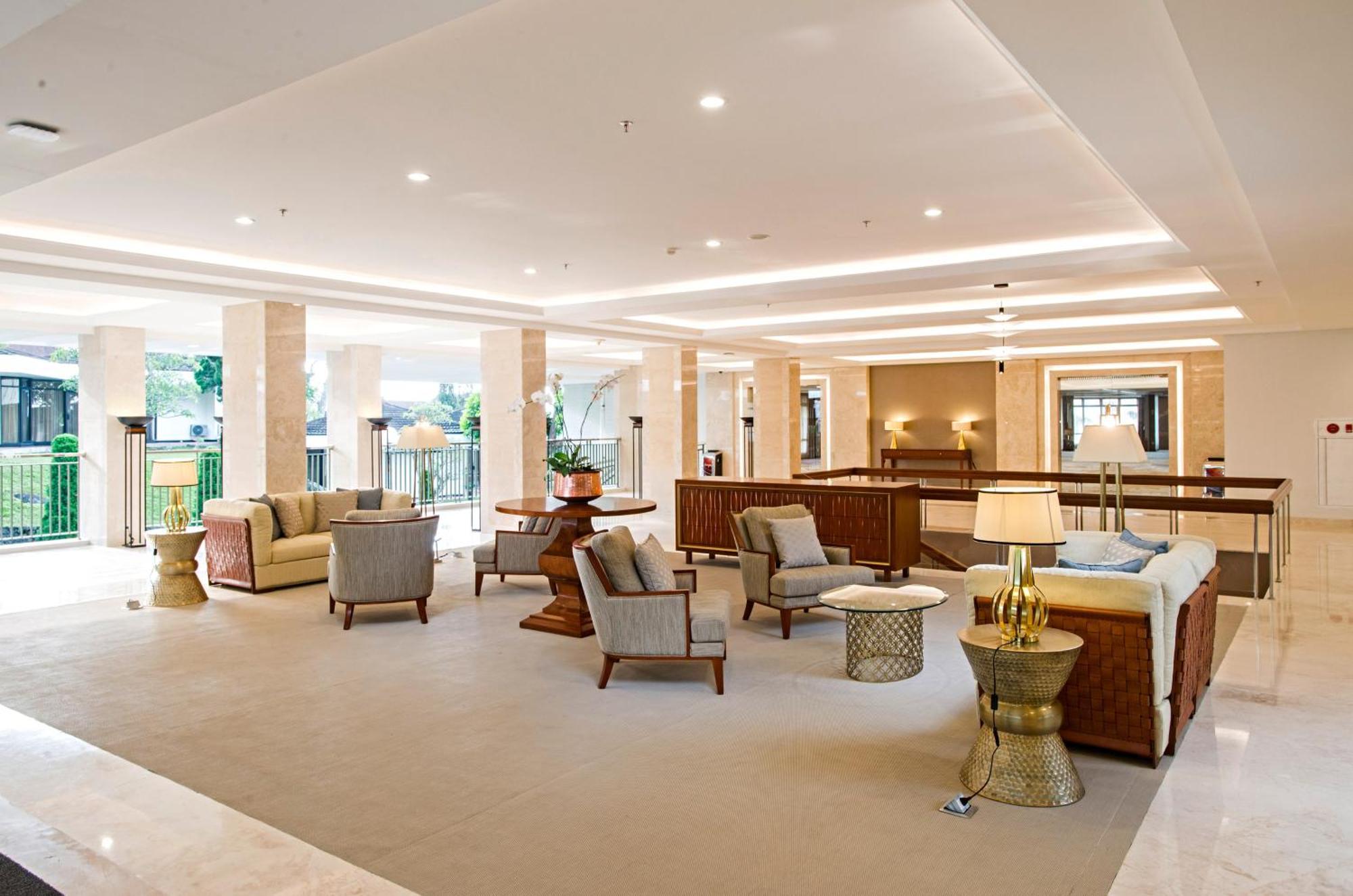 Surya Hotel & Cottages 프리겐 외부 사진