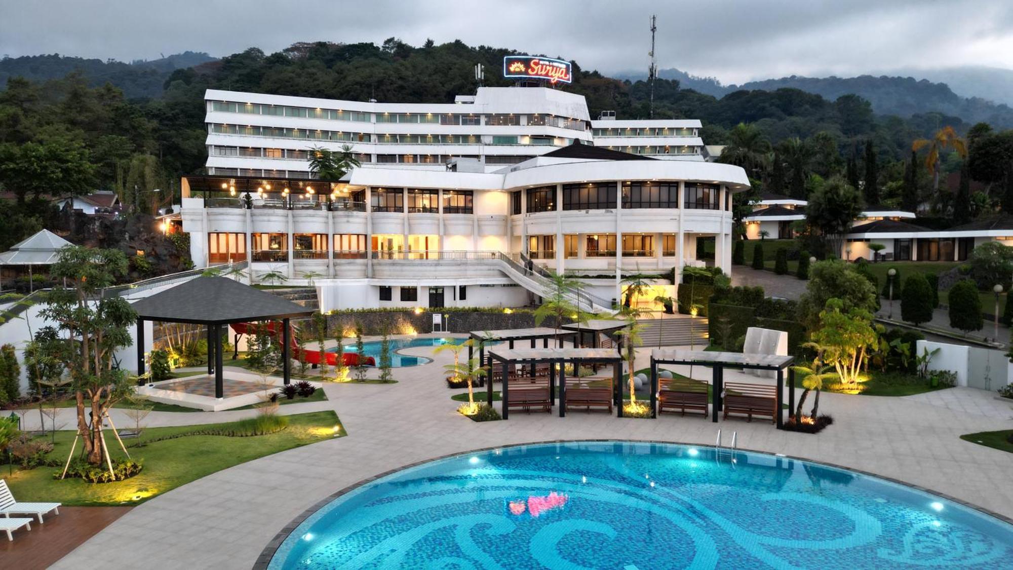 Surya Hotel & Cottages 프리겐 외부 사진