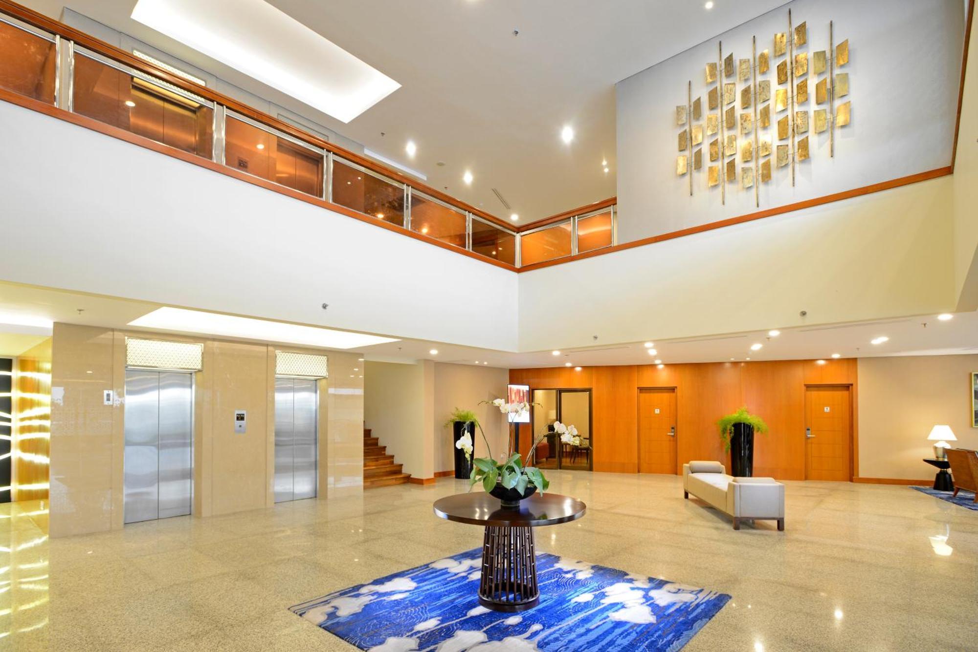 Surya Hotel & Cottages 프리겐 외부 사진