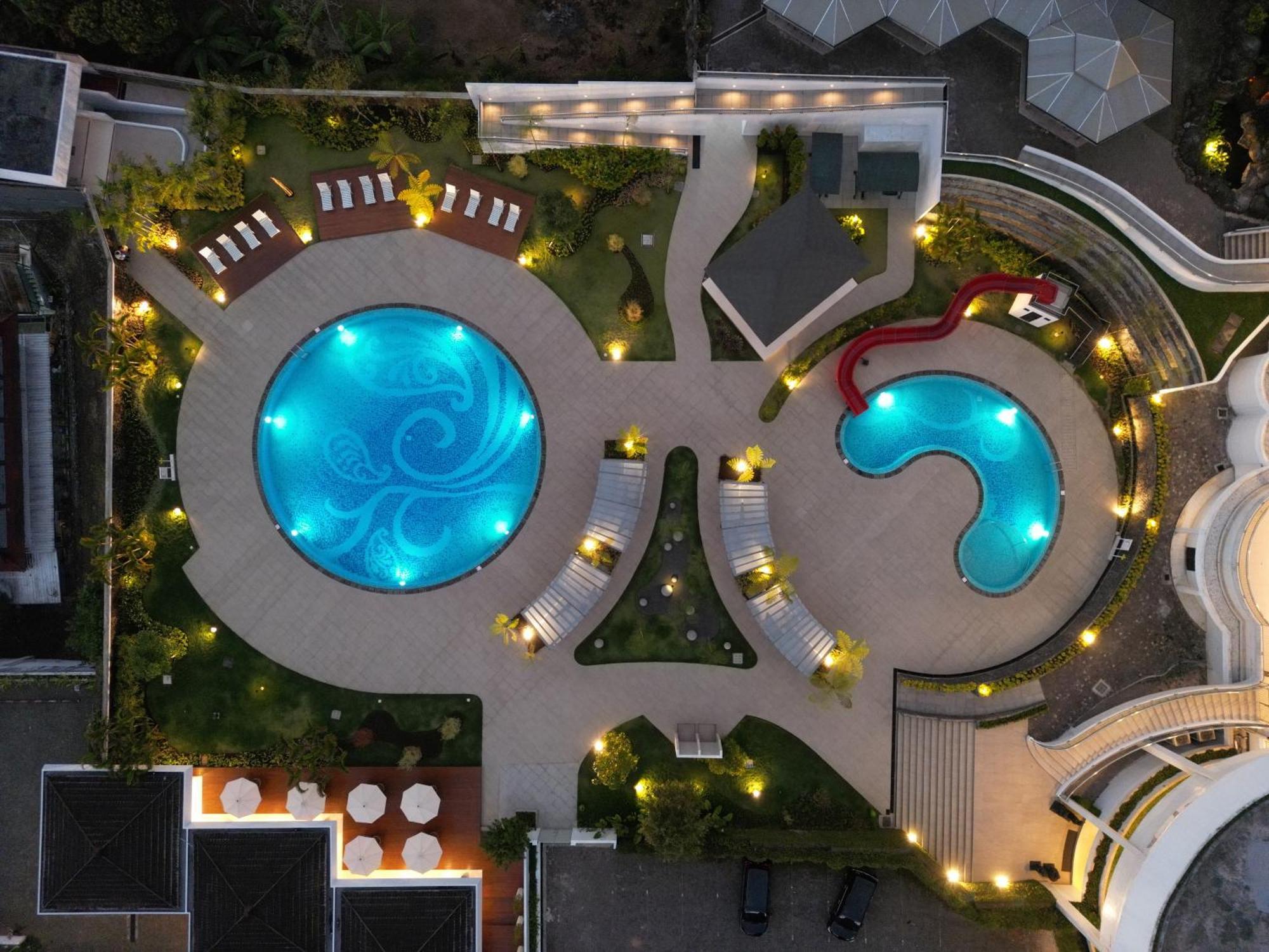 Surya Hotel & Cottages 프리겐 외부 사진
