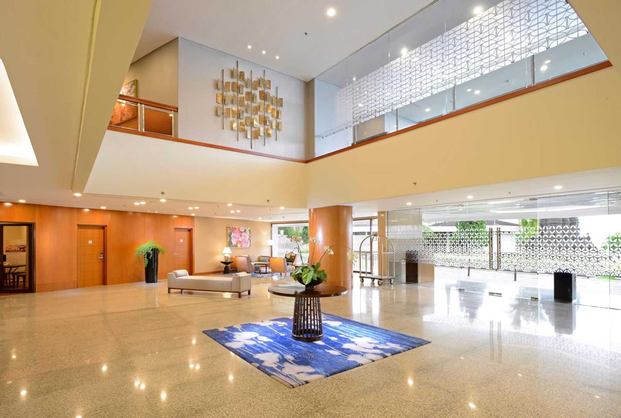 Surya Hotel & Cottages 프리겐 외부 사진