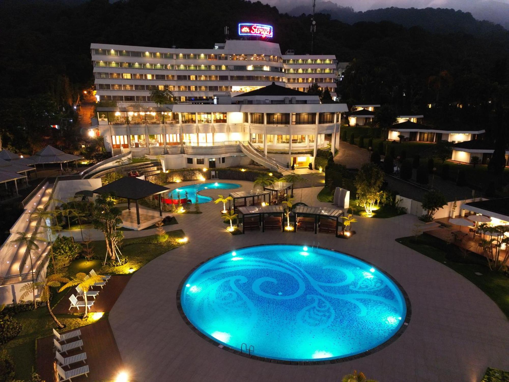 Surya Hotel & Cottages 프리겐 외부 사진