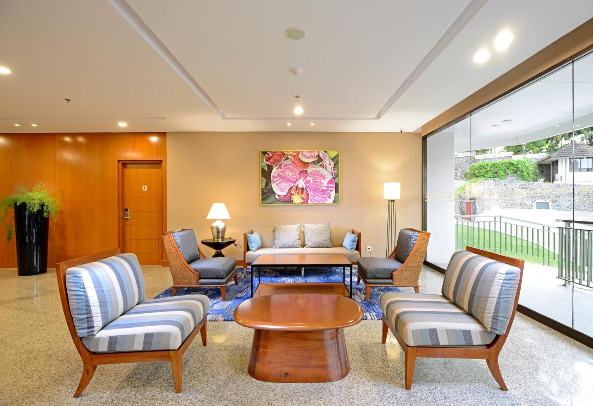 Surya Hotel & Cottages 프리겐 외부 사진