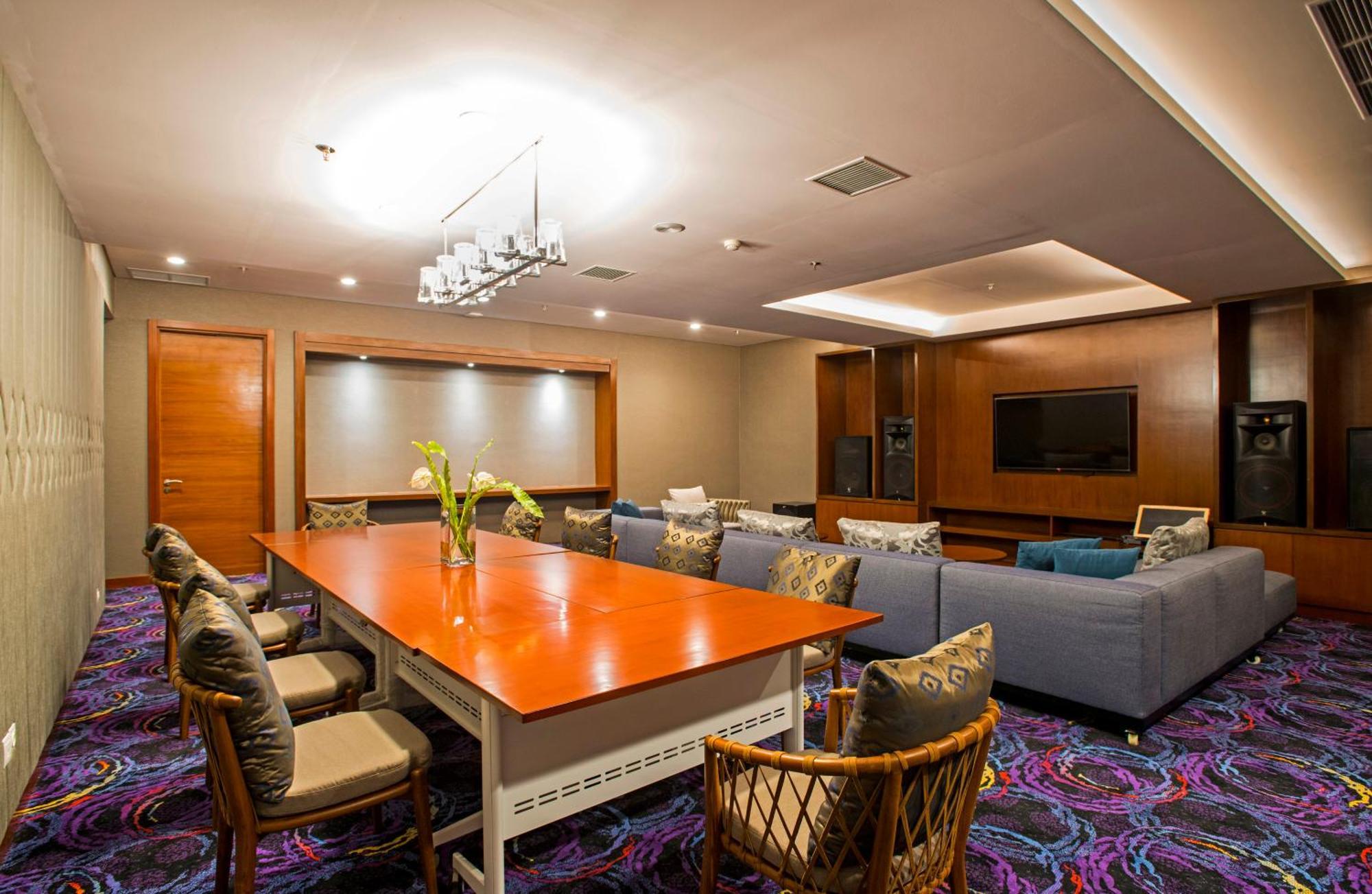 Surya Hotel & Cottages 프리겐 외부 사진
