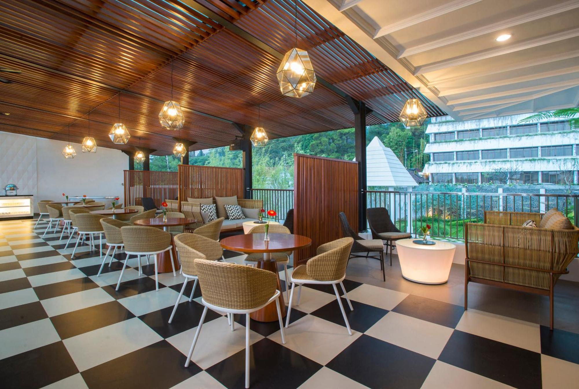 Surya Hotel & Cottages 프리겐 외부 사진